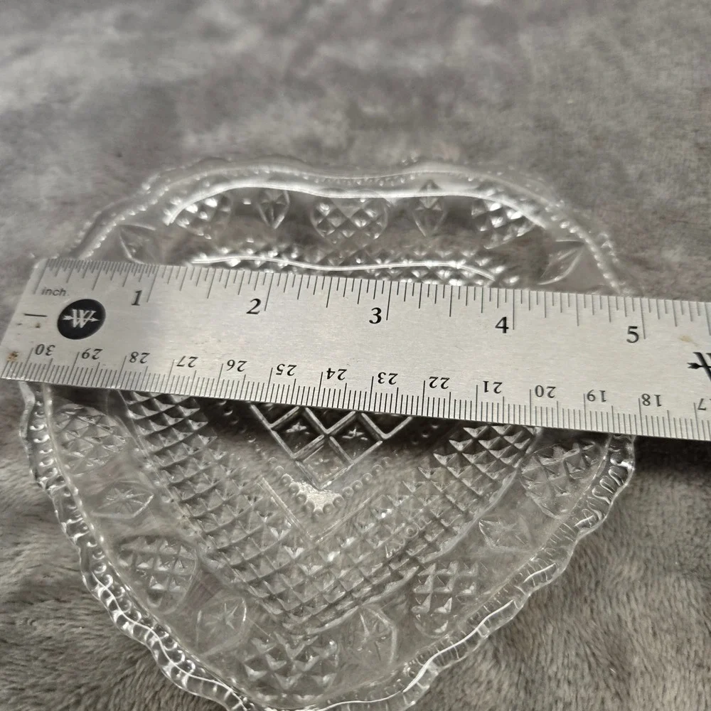Avon Vintage Clear Pressed Glass Heart Trinket Dish Diamond Point Scalloped 5in